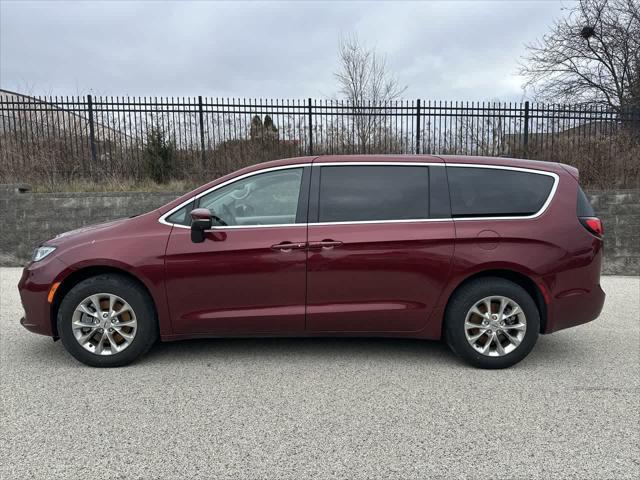 used 2023 Chrysler Pacifica car