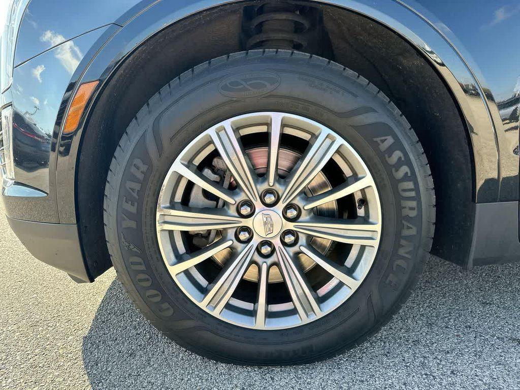 used 2017 Cadillac XT5 car, priced at $16,439