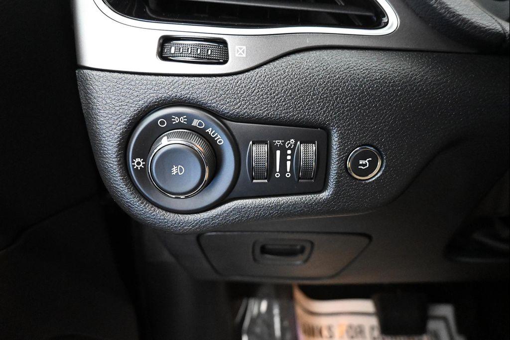 used 2020 Jeep Cherokee car, priced at $17,750