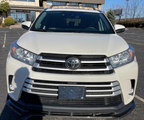 used 2019 Toyota Highlander car, priced at $26,995