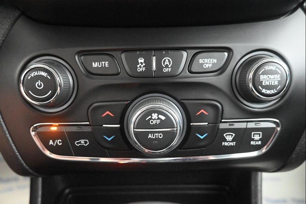 used 2020 Jeep Cherokee car, priced at $16,500