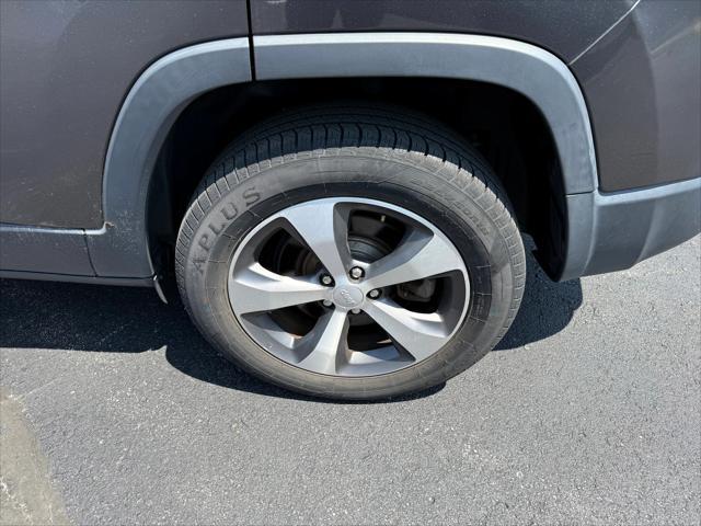 used 2020 Jeep Cherokee car, priced at $17,999