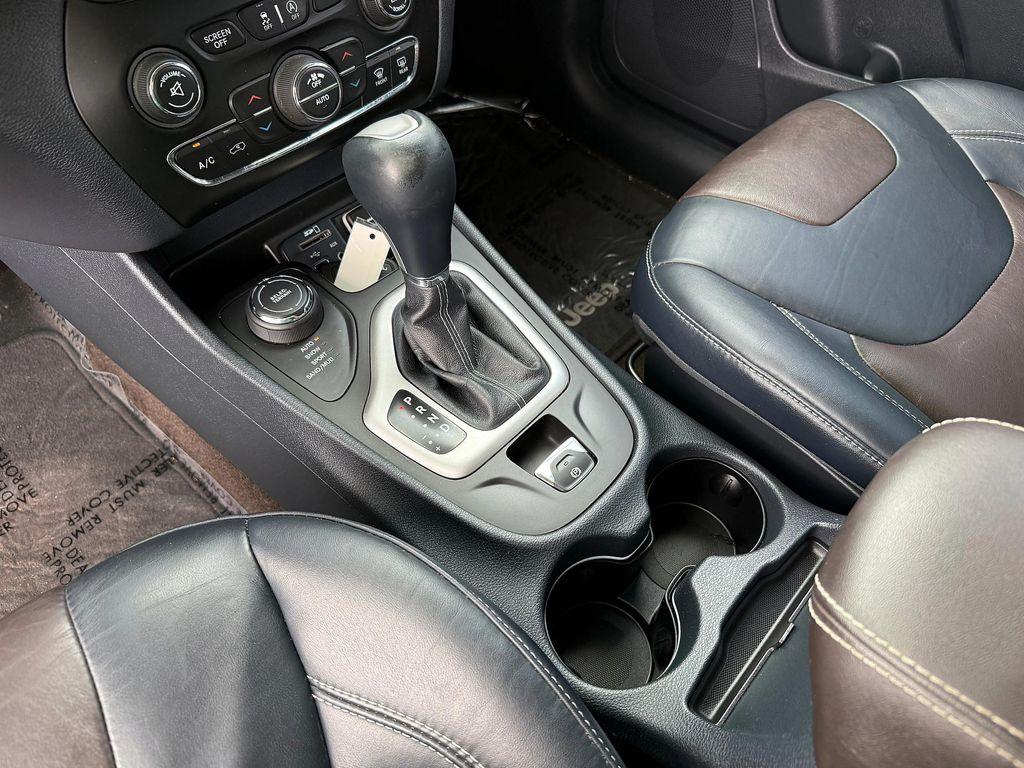 used 2015 Jeep Cherokee car, priced at $13,995