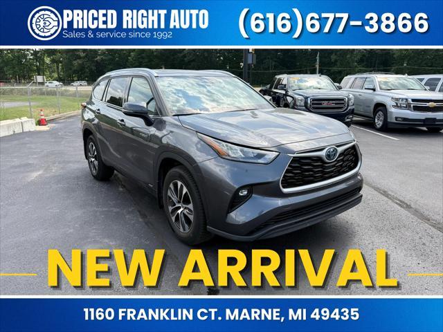 used 2020 Toyota Highlander Hybrid car, priced at $33,995