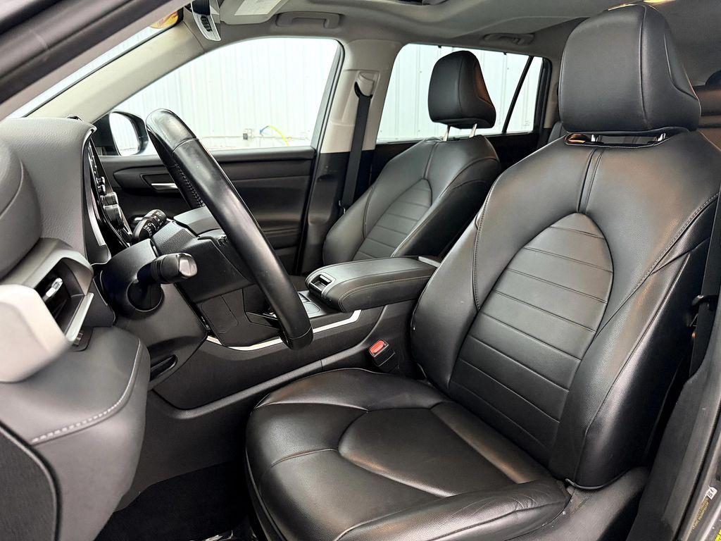 used 2020 Toyota Highlander Hybrid car, priced at $29,000