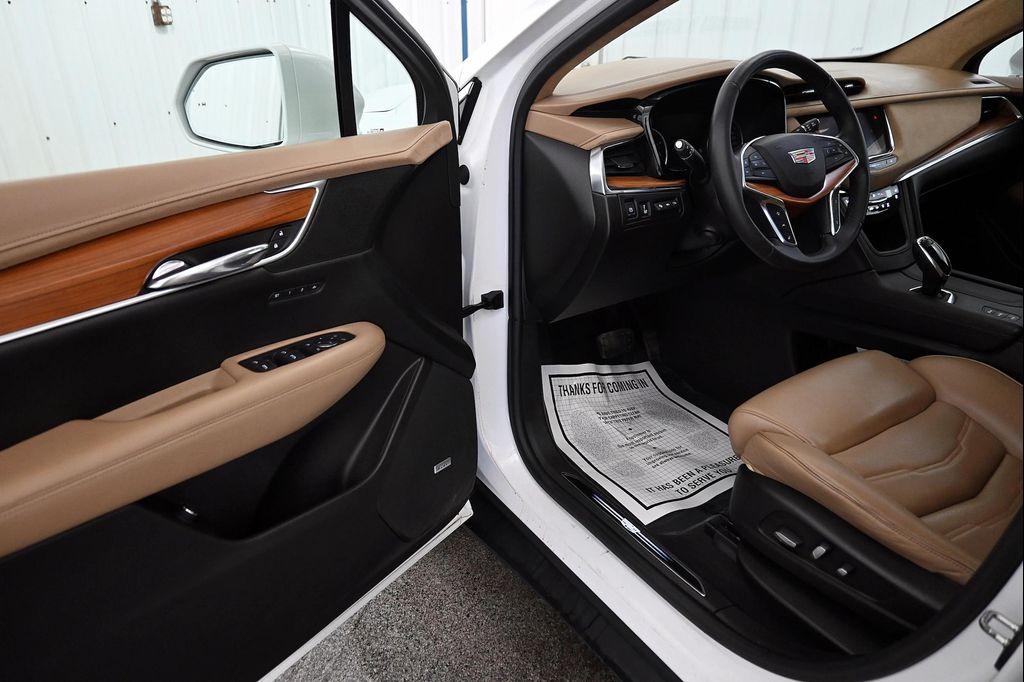 used 2017 Cadillac XT5 car, priced at $19,700