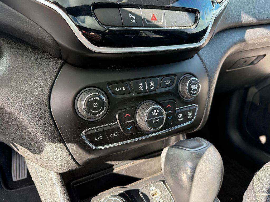 used 2019 Jeep Cherokee car, priced at $15,900