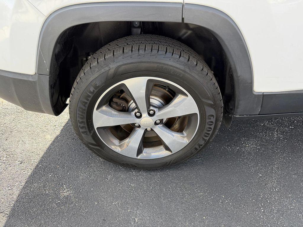 used 2019 Jeep Cherokee car, priced at $15,900