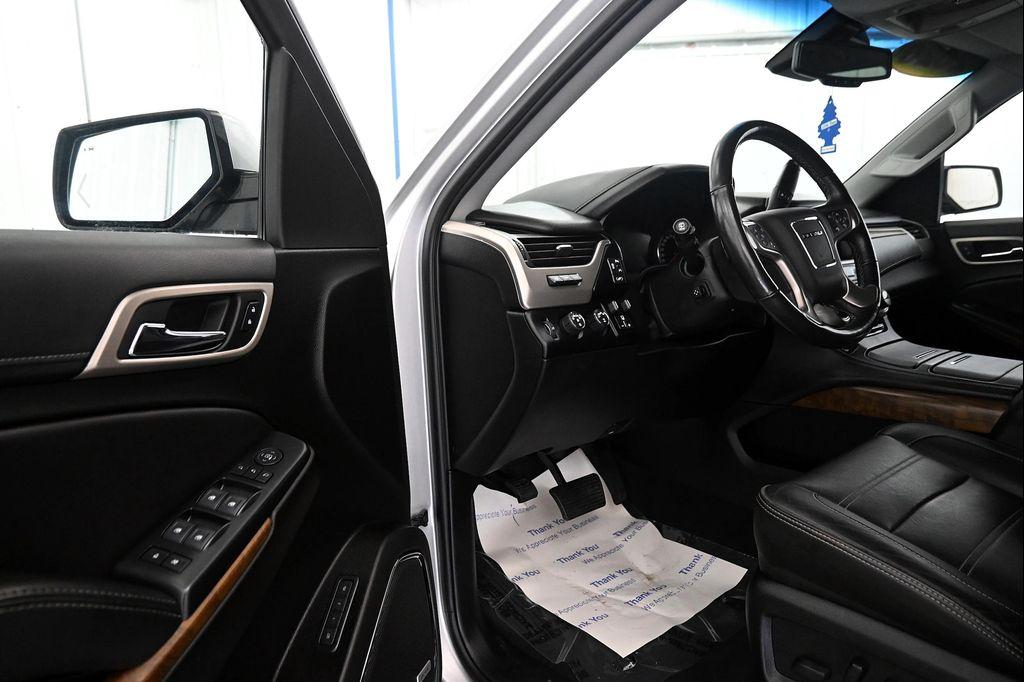 used 2020 GMC Yukon XL car, priced at $33,000