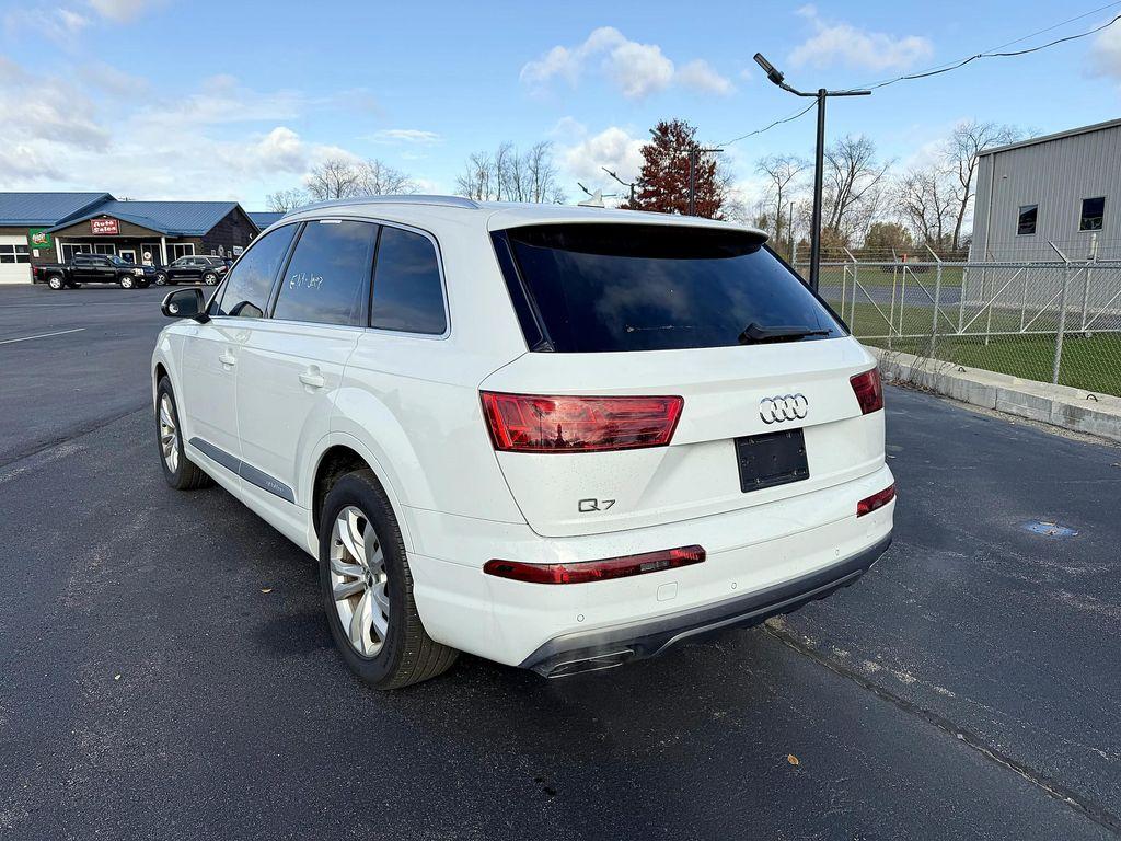 used 2019 Audi Q7 car, priced at $22,900