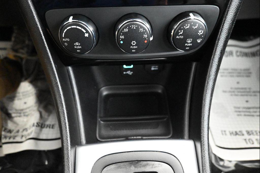 used 2012 Chrysler 200 car, priced at $8,900