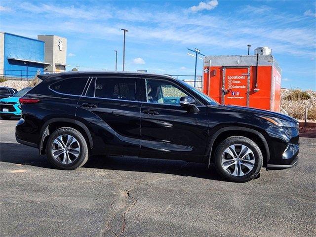 used 2022 Toyota Highlander car, priced at $41,580