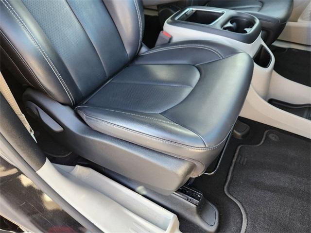 used 2023 Chrysler Pacifica car, priced at $37,197