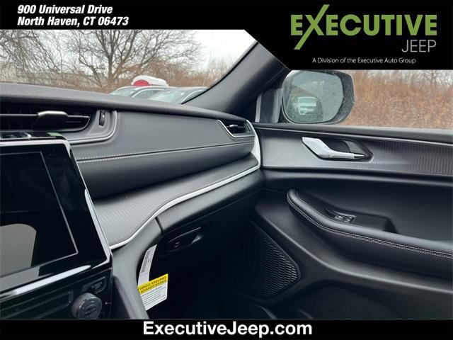 new 2025 Jeep Grand Cherokee car, priced at $38,117