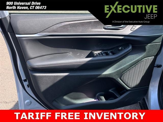 new 2025 Jeep Grand Cherokee car, priced at $44,606