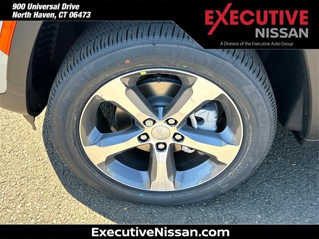 new 2025 Jeep Grand Cherokee car, priced at $49,217
