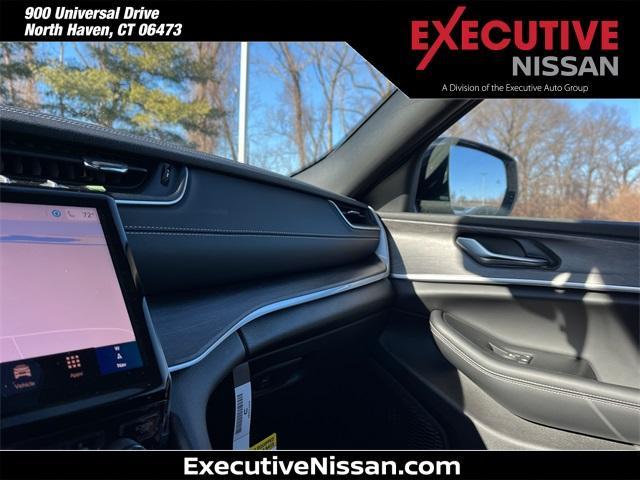 new 2025 Jeep Grand Cherokee car, priced at $46,057