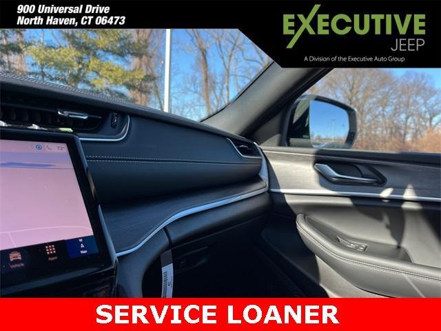 new 2025 Jeep Grand Cherokee car, priced at $46,057