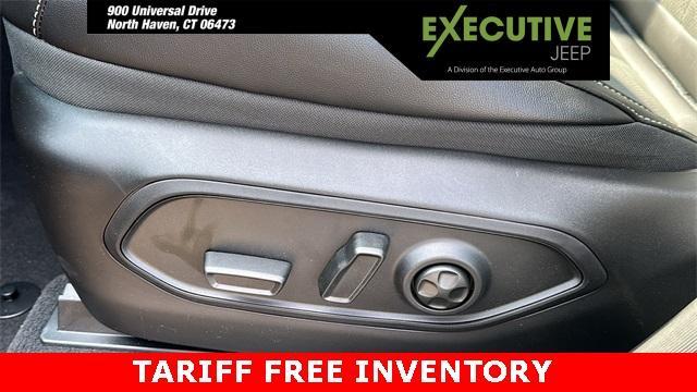 new 2025 Jeep Grand Cherokee car, priced at $45,762