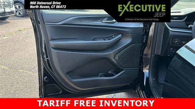 new 2025 Jeep Grand Cherokee car, priced at $45,762