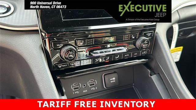 new 2025 Jeep Grand Cherokee car, priced at $45,762