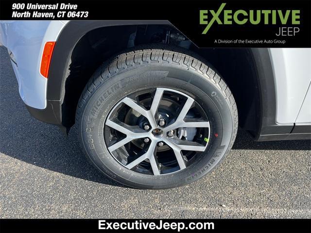 new 2025 Jeep Grand Cherokee car, priced at $44,921