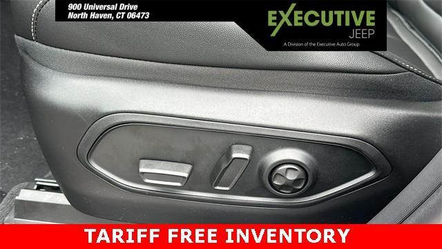 new 2025 Jeep Grand Cherokee car, priced at $50,009