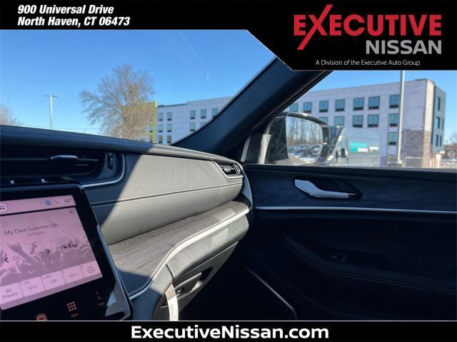 new 2025 Jeep Grand Cherokee car, priced at $48,426