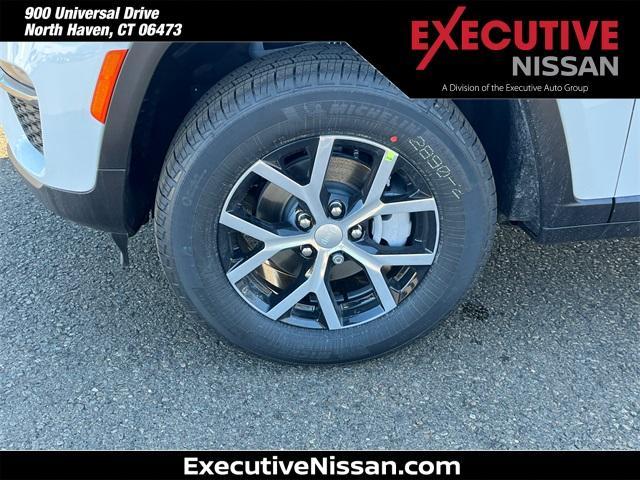 new 2025 Jeep Grand Cherokee car, priced at $48,426