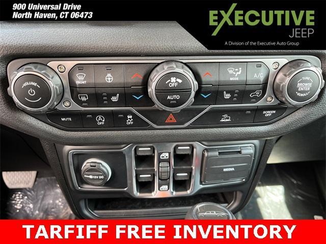 new 2025 Jeep Gladiator car, priced at $46,481