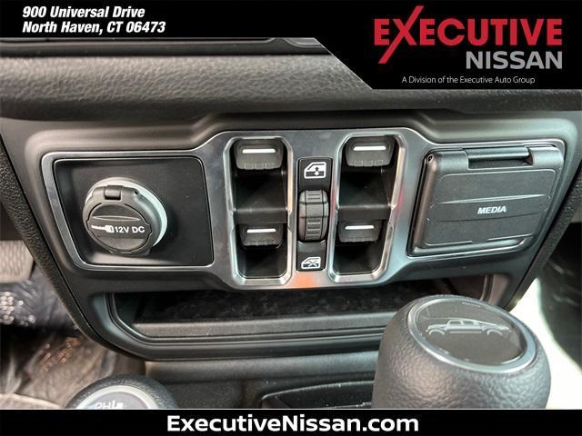 new 2025 Jeep Gladiator car, priced at $43,231