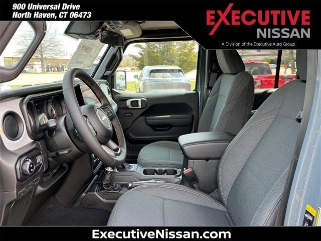 new 2025 Jeep Gladiator car, priced at $43,231