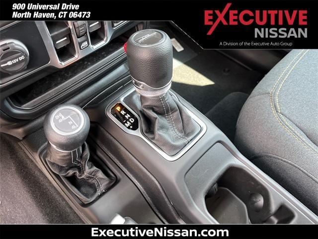new 2025 Jeep Gladiator car, priced at $43,231