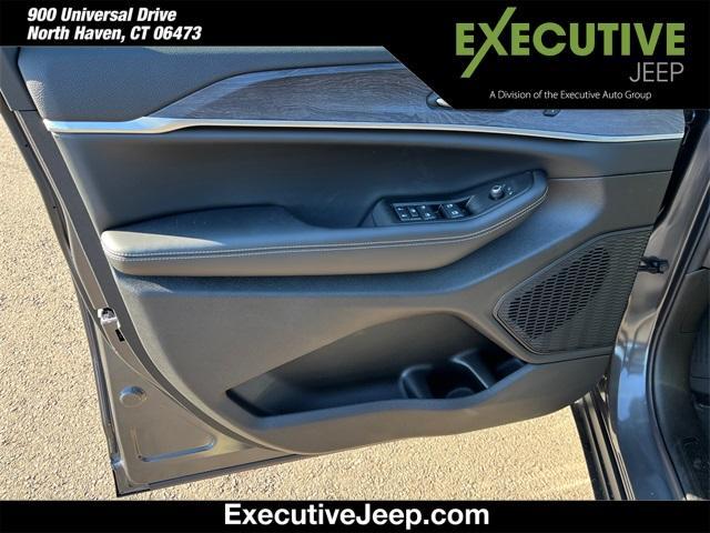 new 2025 Jeep Grand Cherokee car, priced at $45,107