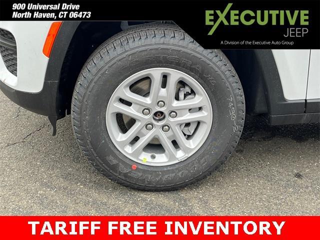 new 2025 Jeep Grand Cherokee car, priced at $35,755