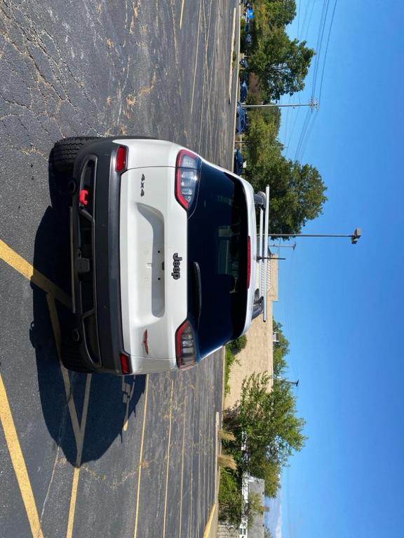 used 2019 Jeep Cherokee car, priced at $16,495