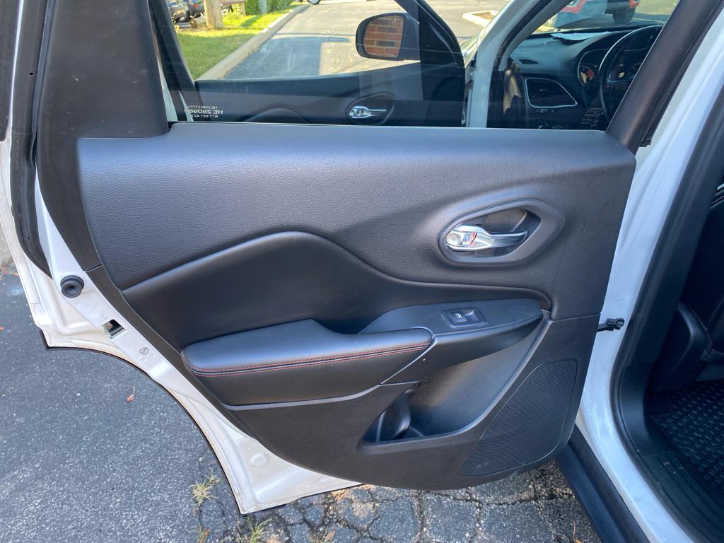 used 2019 Jeep Cherokee car, priced at $16,495