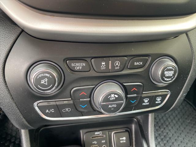 used 2015 Jeep Cherokee car, priced at $10,995