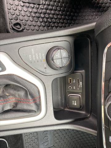 used 2015 Jeep Cherokee car, priced at $10,995