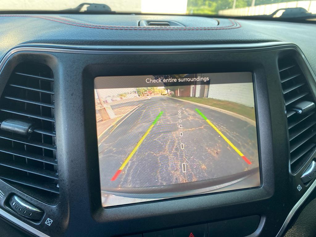 used 2019 Jeep Cherokee car, priced at $17,995