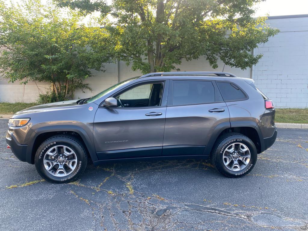 used 2019 Jeep Cherokee car, priced at $17,995