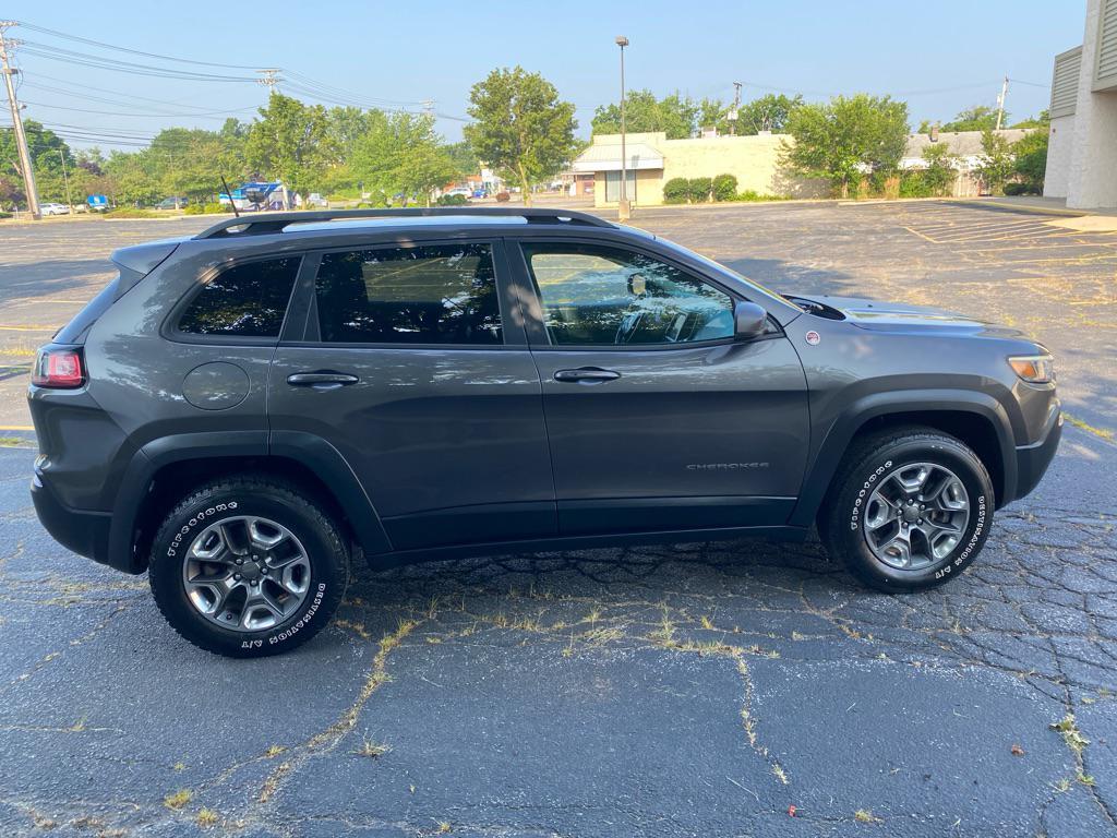 used 2019 Jeep Cherokee car, priced at $17,995