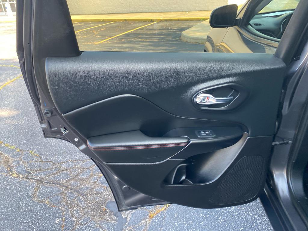 used 2019 Jeep Cherokee car, priced at $17,995