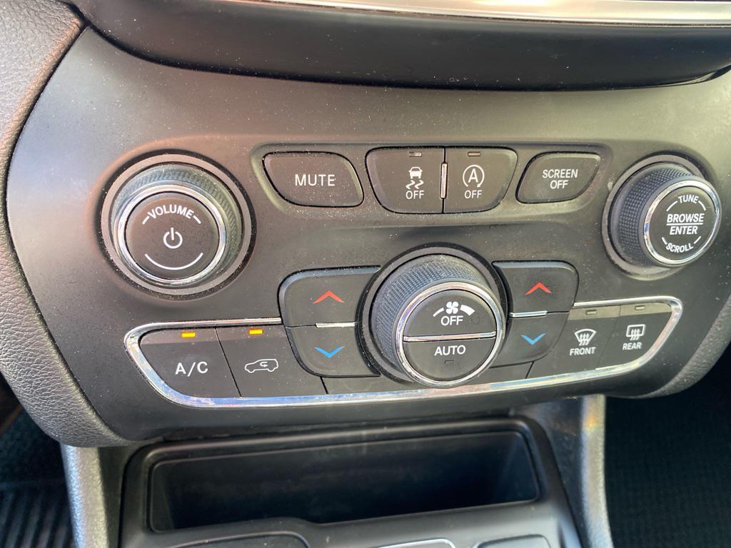 used 2019 Jeep Cherokee car, priced at $13,995