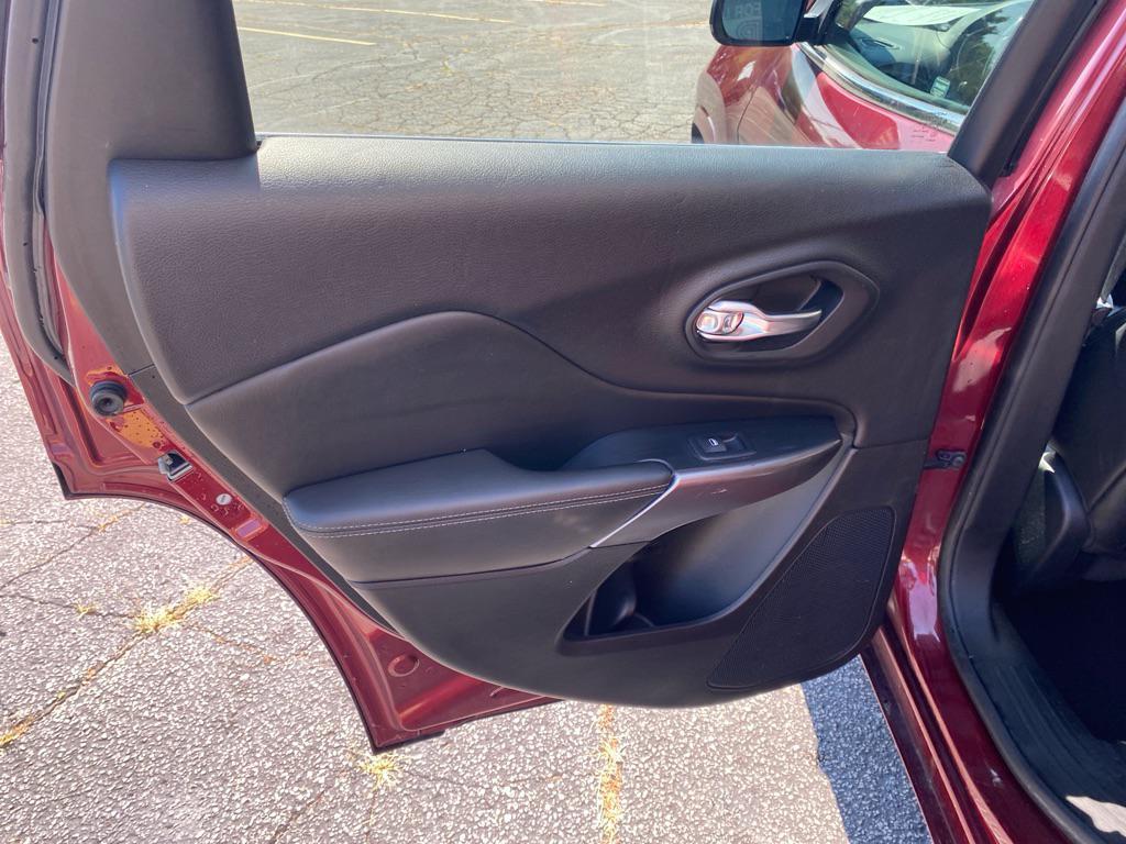 used 2019 Jeep Cherokee car, priced at $13,995