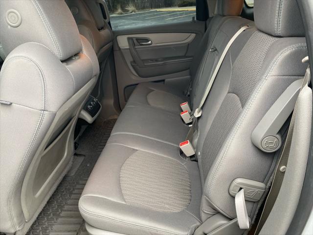 used 2016 Chevrolet Traverse car, priced at $13,495