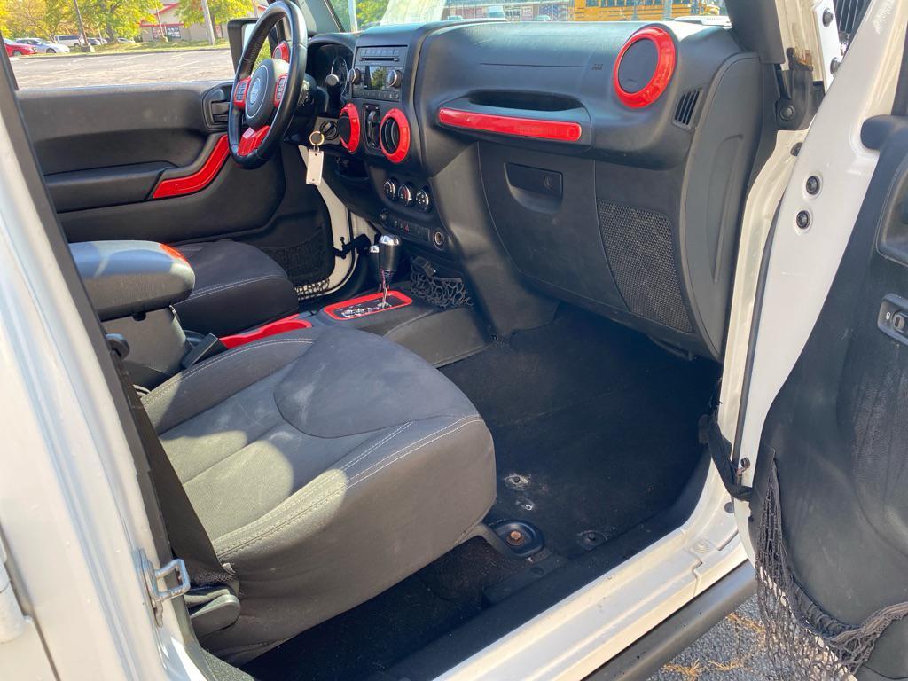 used 2015 Jeep Wrangler Unlimited car, priced at $15,995