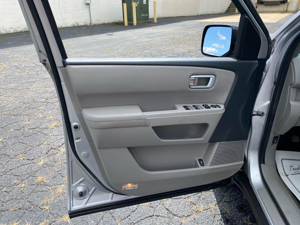 used 2015 Honda Pilot car, priced at $13,995