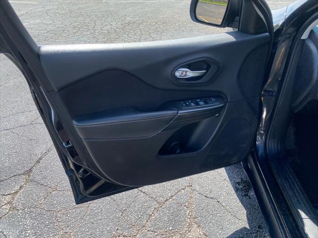 used 2014 Jeep Cherokee car, priced at $11,995