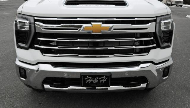 new 2025 Chevrolet Silverado 3500 car, priced at $83,280